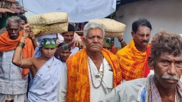 பெண்களுக்கு மூன்று முறை திருமணம் செய்யும் ஆந்திர கிராமம்