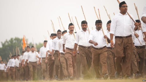 பாஜக ஆட்சிக்கு வந்தபின் ஆர்எஸ்எஸ் எப்படி தன்னை மாற்றிக்கொண்டுள்ளது?