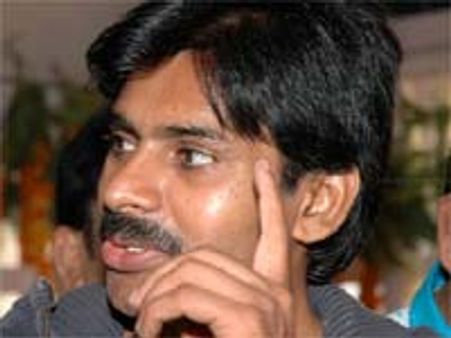 పవన్‌కల్యాణ్‌ అరెస్టు