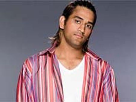 ధోని బెదిరింపు కేసులో ముగ్గురి అరెస్టు