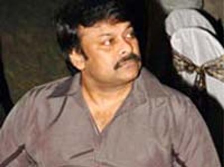 ఒంటరి పోరాటం చేస్తా :చిరు