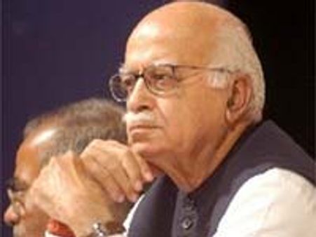 అద్వానీకి బెదిరింపు ఇ-మెయిల్