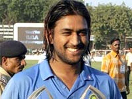 ధోనీ తీరే వేరు