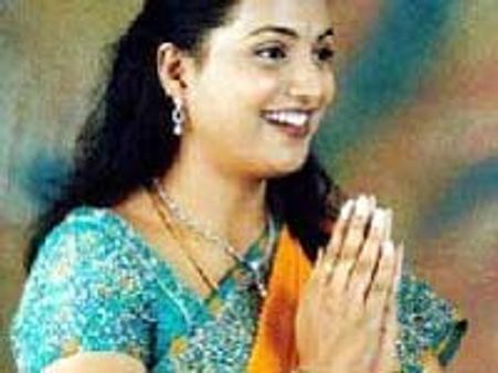 రోజా గుట్టు విప్పుతాం: విజయ