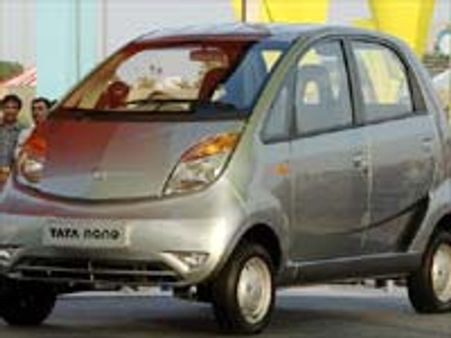 లక్షకే కారు వచ్చేస్తోంది