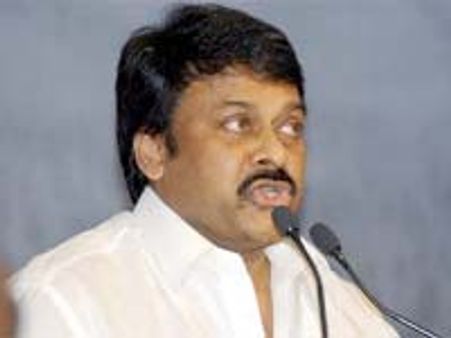 గుర్తుపై మళ్ళీ కోర్టుకెళ్ళనున్న చిరు