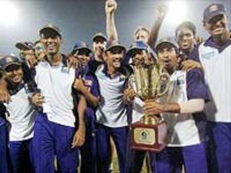 స్వదేశం చేరిన లంక జట్టు