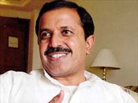 ఫోర్జరీ కేసులో మధుయాష్కికి ఊరట