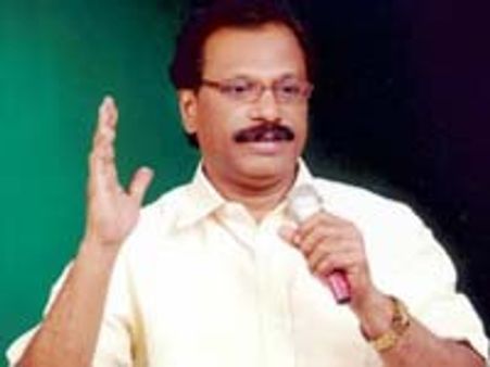 బీసీలను అవమానించిన చిరు: టిడిపి