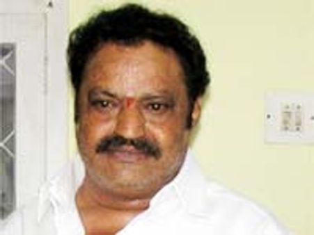 హరికృష్ణ దూరం?