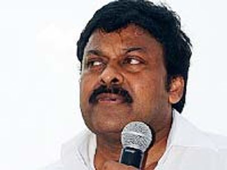 చిరు రైలింజన్ కు కోర్టు చిక్కులు