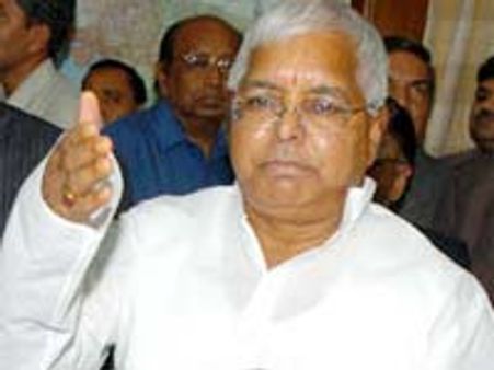 వరుణ్ పై వ్యాఖ్యలతో చిక్కుల్లో లాలూ