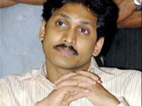 వైయస్ జగన్ పై రెండు కేసులు