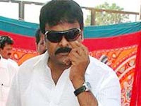 చిరు రైల్లో పవన్, రామచరణ్, అర్జున్