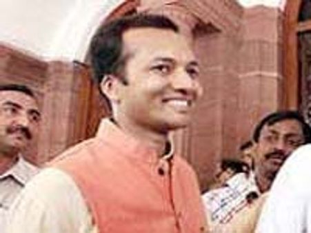 హర్యానాలో జిందాల్ పైకి బూట్లు