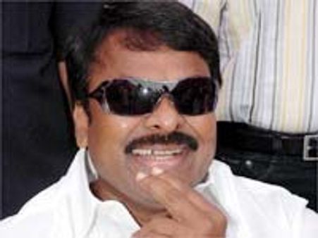 చిరు వేసేది 'సిఎం పాత్రా'?