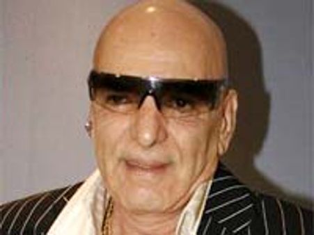 నటుడు ఫిరోజ్ ఖాన్ కన్నుమూత