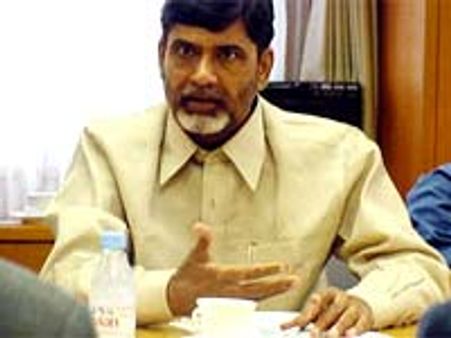 కెసీఅర్ ఆట-బాబు పాట!