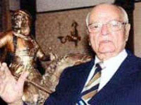 మాజీ నేవీ చీఫ్ నందా మృతి