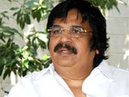 సోనియా, దాసరి భేటి దేనికంటే..