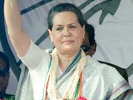 పాత మిత్రులతో సోనియా సంభాషణ