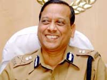 వెంటనే యాదవ్ నియామకం: వైయస్