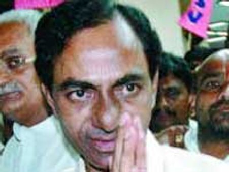 ముసలం: ఎమ్మెల్యేలతో కెసిఆర్ భేటీ