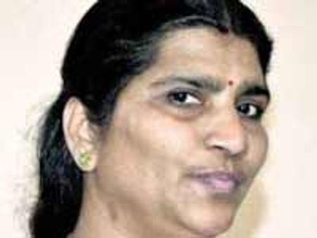 బాబూ! తప్పు ఒప్పుకో: లక్ష్మీపార్వతి