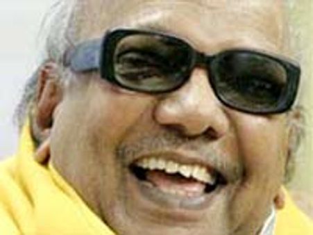 ఘనంగా కరుణానిధి బర్త్ డే