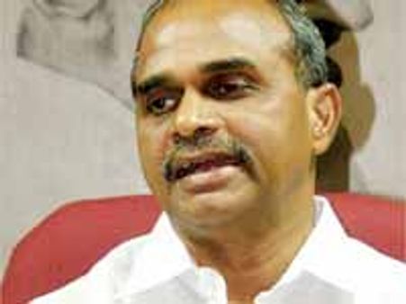 వైఎస్ కు డబ్బు ఇబ్బంది