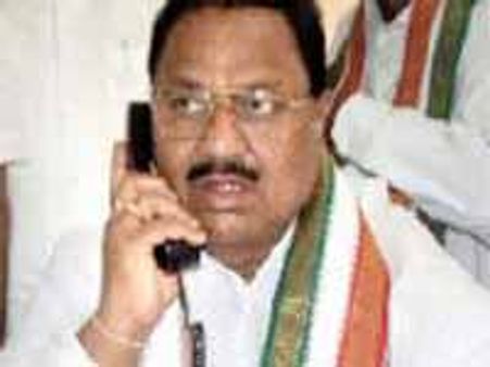 సిఎం పదవిపై చిరుకు డిఎస్ సలహా