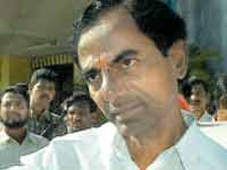 కెసిఅర్ పై ఎస్ సి, ఎస్టీ కేసు