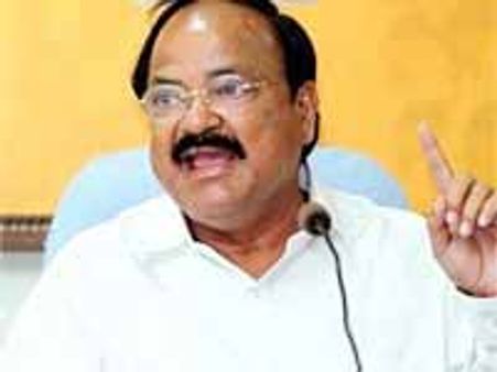 డిజిపిని తప్పు పట్టిన వెంకయ్య