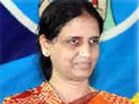 పోలీసుల అదుపులోనే ఎమ్మెల్యే: సబిత