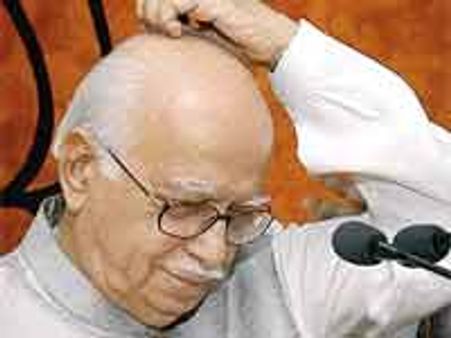 అద్వానీ తలకు బొప్పి