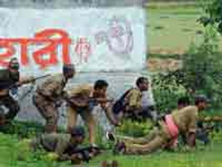 లాల్ గడ్ కు చేరిన భద్రతా బలగాలు