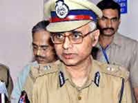 ఎస్ ఎస్పీ యాదవ్ కు వైయస్ చీవాట్లు