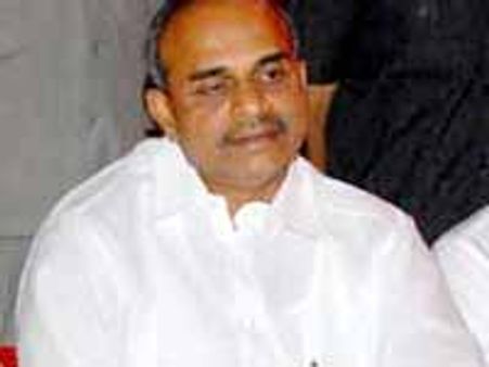 ప్రజల్లోకి వెళ్లకుంటే సహించం: వైయస్