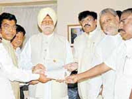 ఎమ్మెల్యేపై నివేదిక తెప్పిస్తా: బూటా