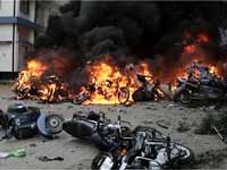 బాంబుపేలుడు..15 మంది మృతి