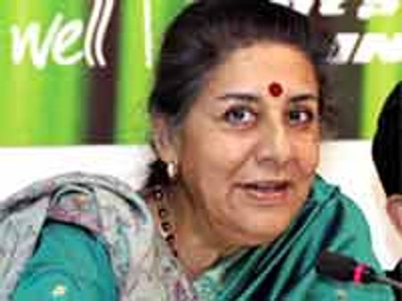 మూడు టీవీ ఛానెళ్లకు షోకాజ్