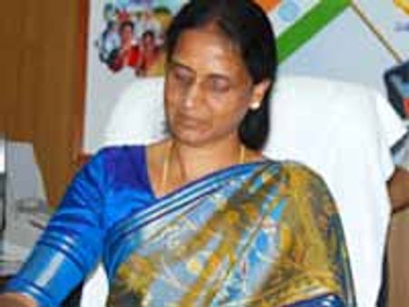 మహిళలకు ప్రాధాన్యం