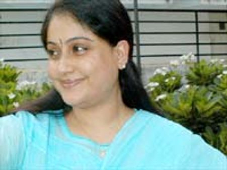 విజయశాంతి ఏం చేస్తోంది?