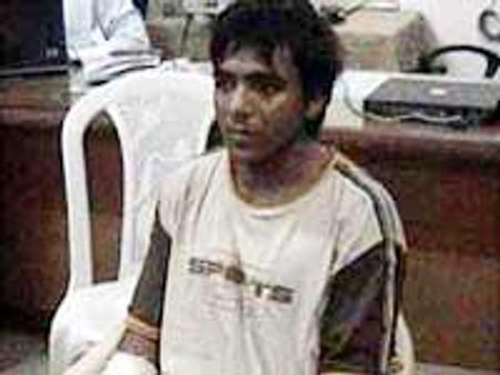 తప్పుకుంటా: కసబ్ లాయర్ కజ్మీ