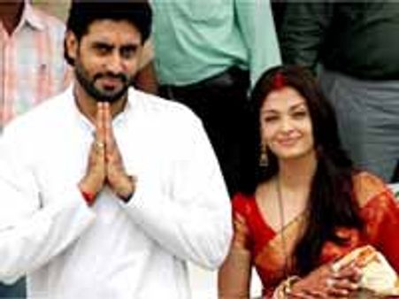 ఐష్, అభిలకు తప్పిన ముప్పు