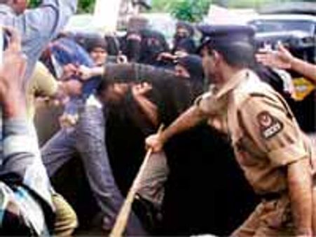 హైదరాబాదులో టాంజానియన్ల వీరంగం