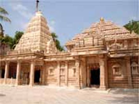 కక్షలు: ముగ్గురి దారుణ హత్య