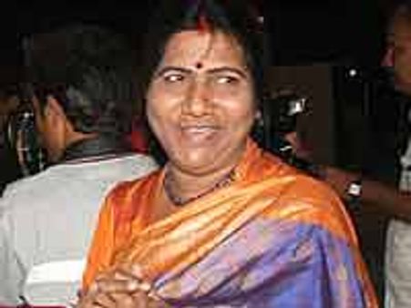 రాజీనామాపై ఆలోచిస్తా: నన్నపనేని