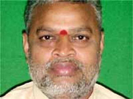 చిరంజీవితో ఎర్రంనాయుడు భేటీ