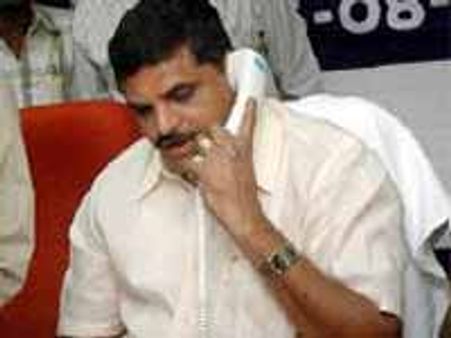 మగధీర ప్రదర్శనకు బ్రేక్ : బొత్సా